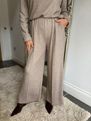 Mocha Comfort Set Amelia