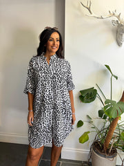 Monochrome Leopard Longline Shirt Lucinda