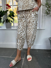 Stone Leopard Set Cara
