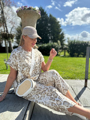Stone Leopard Set Cara