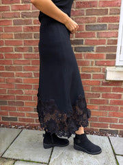 Black Floral Applique Knit Skirt Dina