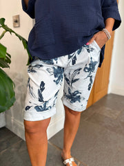 White 3/4 Flower Print Shorts Saffy