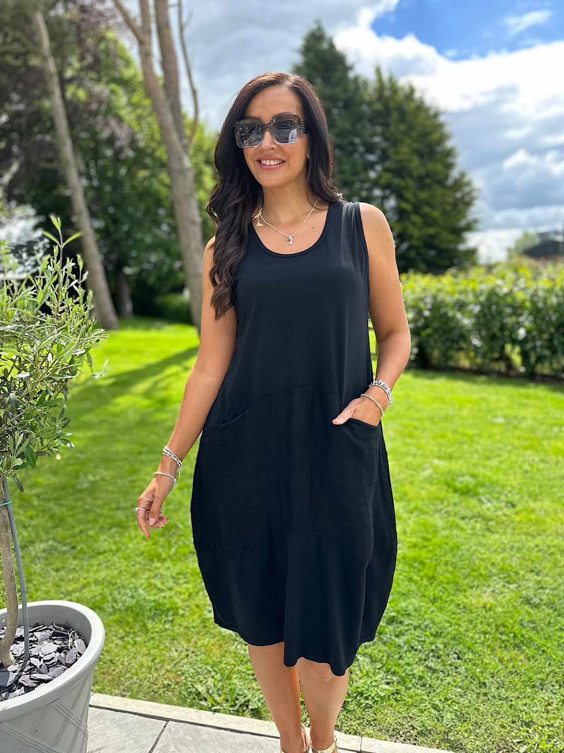 Black linen dress with pockets outlet