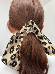 Stone Leopard Beaded Bobble