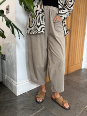 Mocha Barrel Leg Pocket Front Trousers