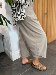 Mocha Barrel Leg Pocket Front Trousers