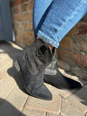 Black Weaved Panel Western Boots