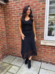 Black Floral Applique Knit Skirt Dina