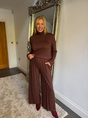 Chocolate Comfort Set Amelia