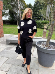 Black Daisy Knit Harmony