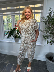 Stone Leopard Set Cara