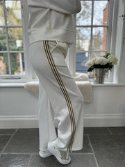 White Stripe Detail Comfort Set Isobel