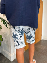 White 3/4 Flower Print Shorts Saffy