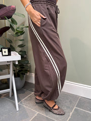 Chocolate Stripe Barrel Joggers Roxy