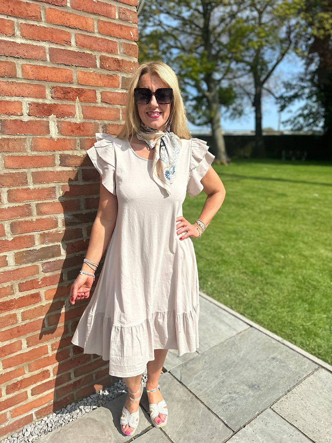 Short sleeve frill dress store