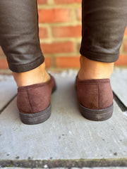 Chocolate Hammered Disc Chain Loafer