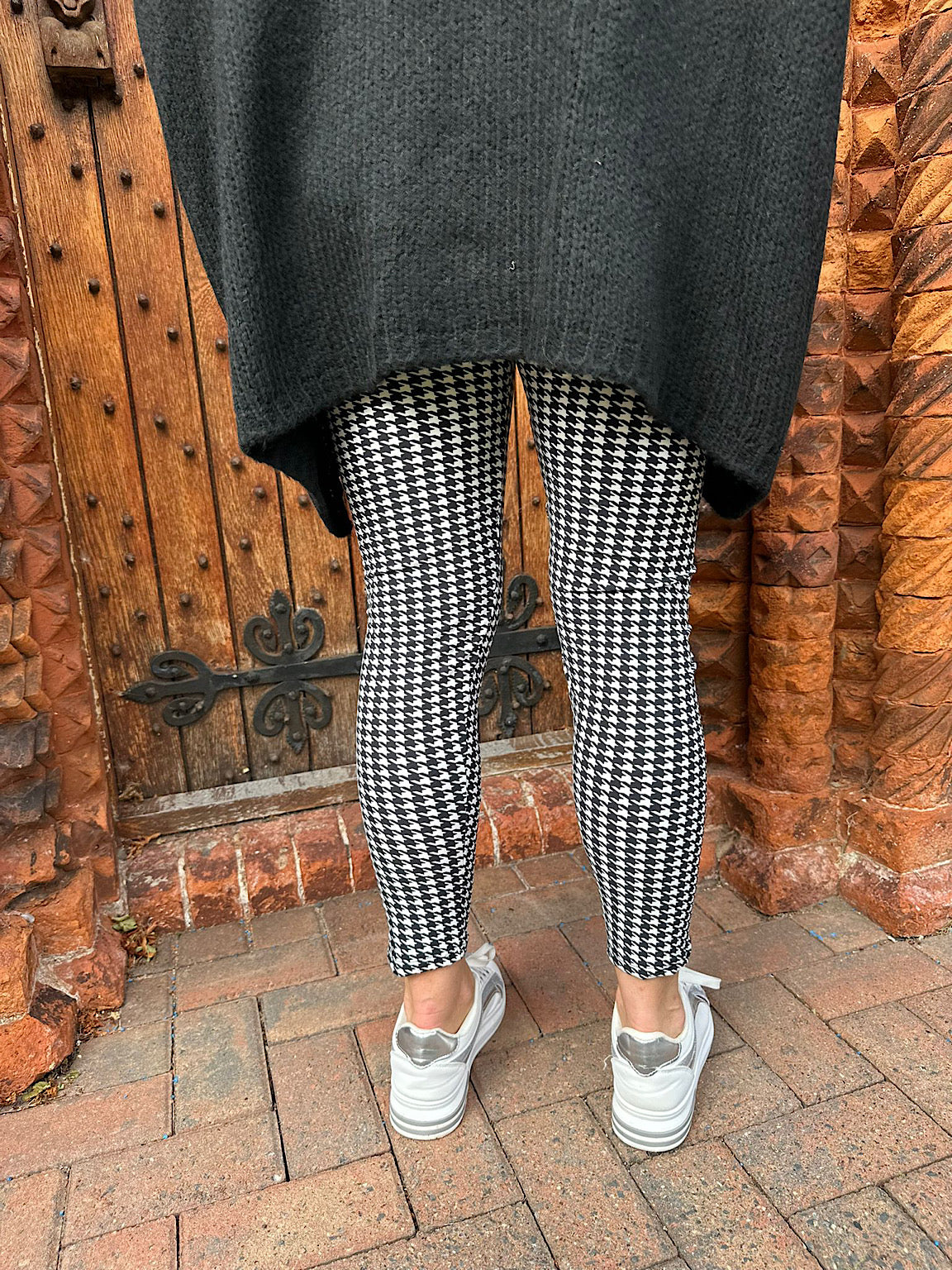 Black and white gingham leggings outlet