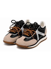 Black Leslie Trainer